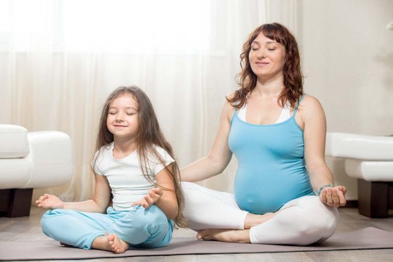 التوازن بين الأمومة والعناية الذاتية: نصائح من الدكتورة سوسن مرهج